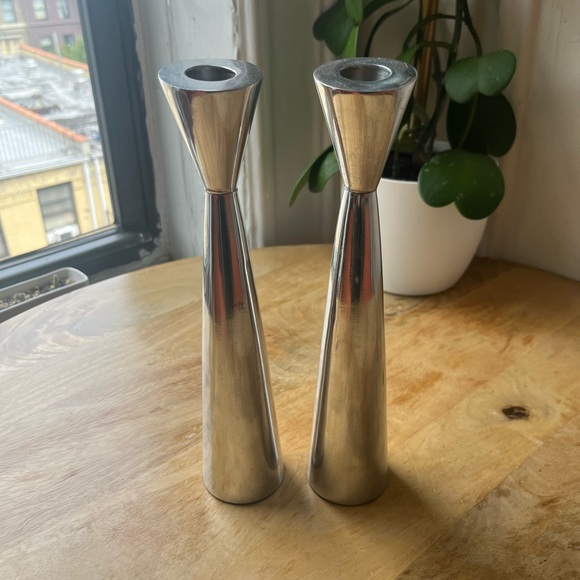 Vintage candlestick holders with velvet bottoms. - Picture 3 of 4